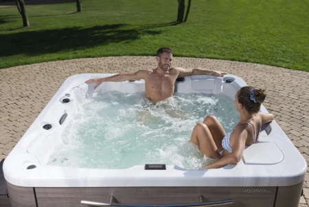 Гидромассажный спа-бассейн AstralPool Emotion / Aquavia Essence